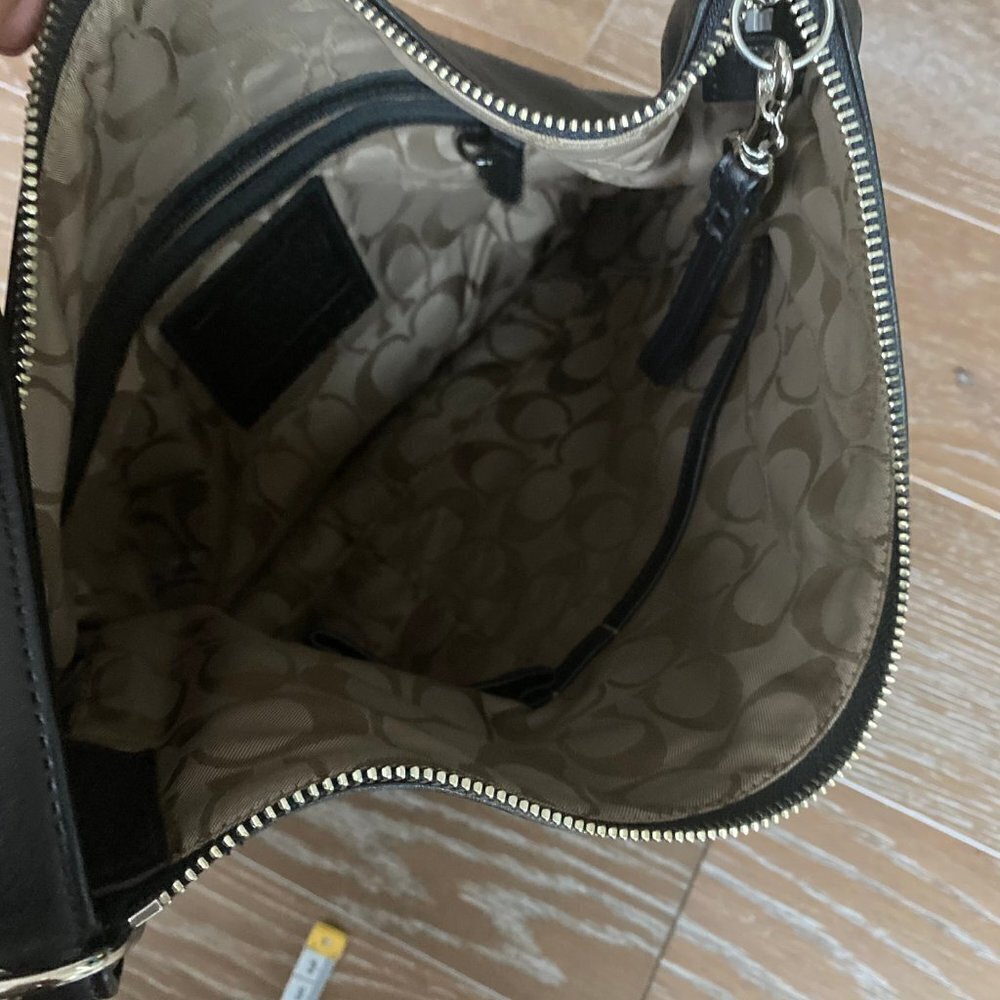Coach Classic Leather Tote | Black - Picture 6 of 7